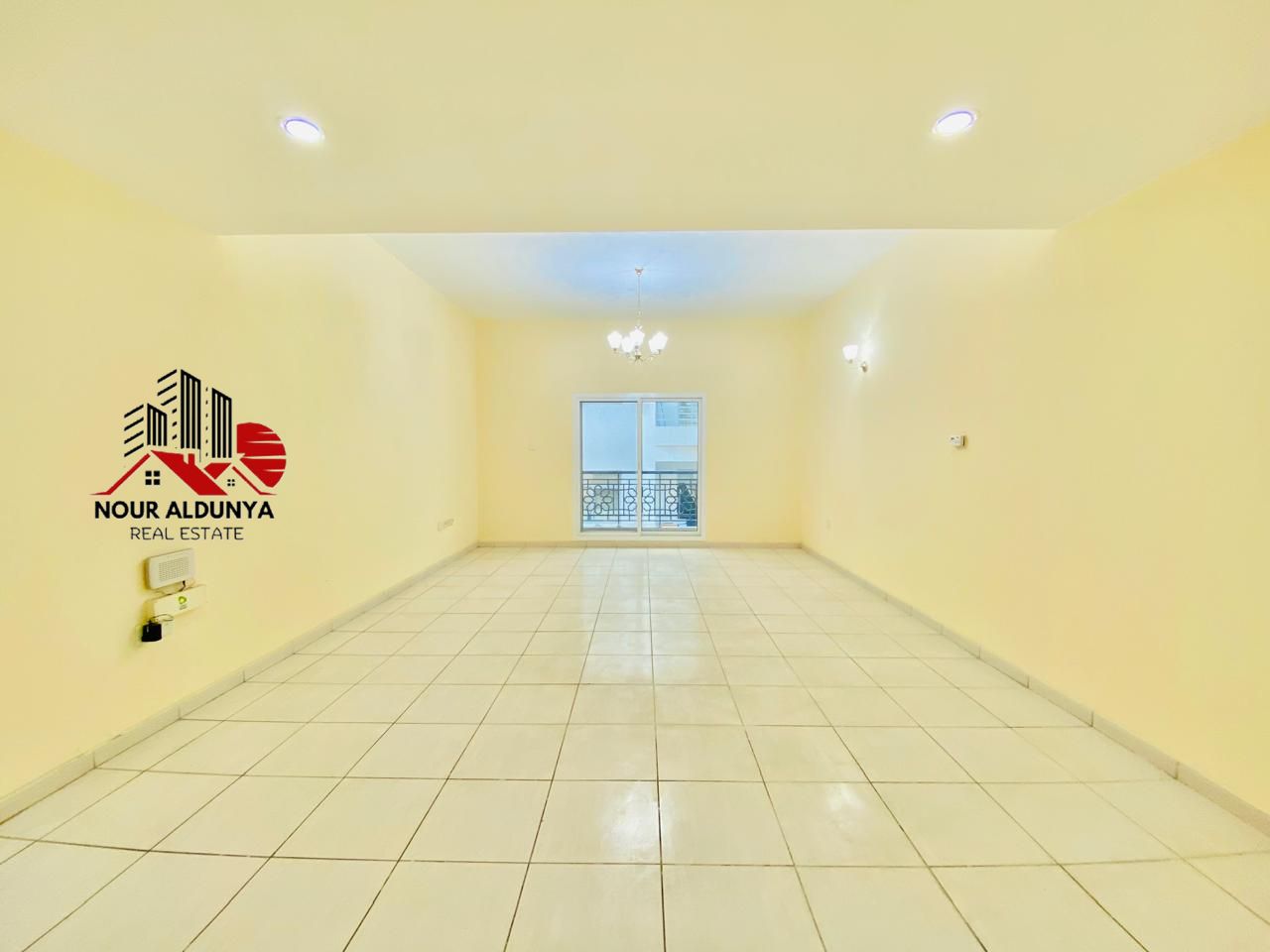 FRONT OF METRO 2BHK 3 WASHROOM BALCONY PARKING ONLY FOR FAMILY