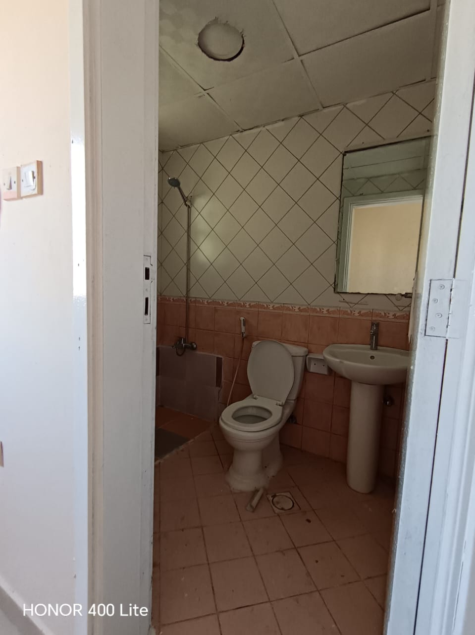 Spacious studio apartment for rent in Al boutinaa Suitable for family accommodation