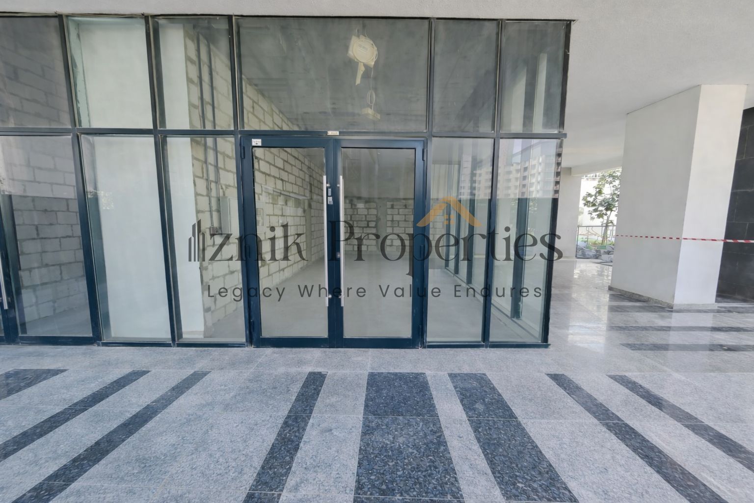 Prime Retail Shop | Crystal Lagoon View | Corner Shop