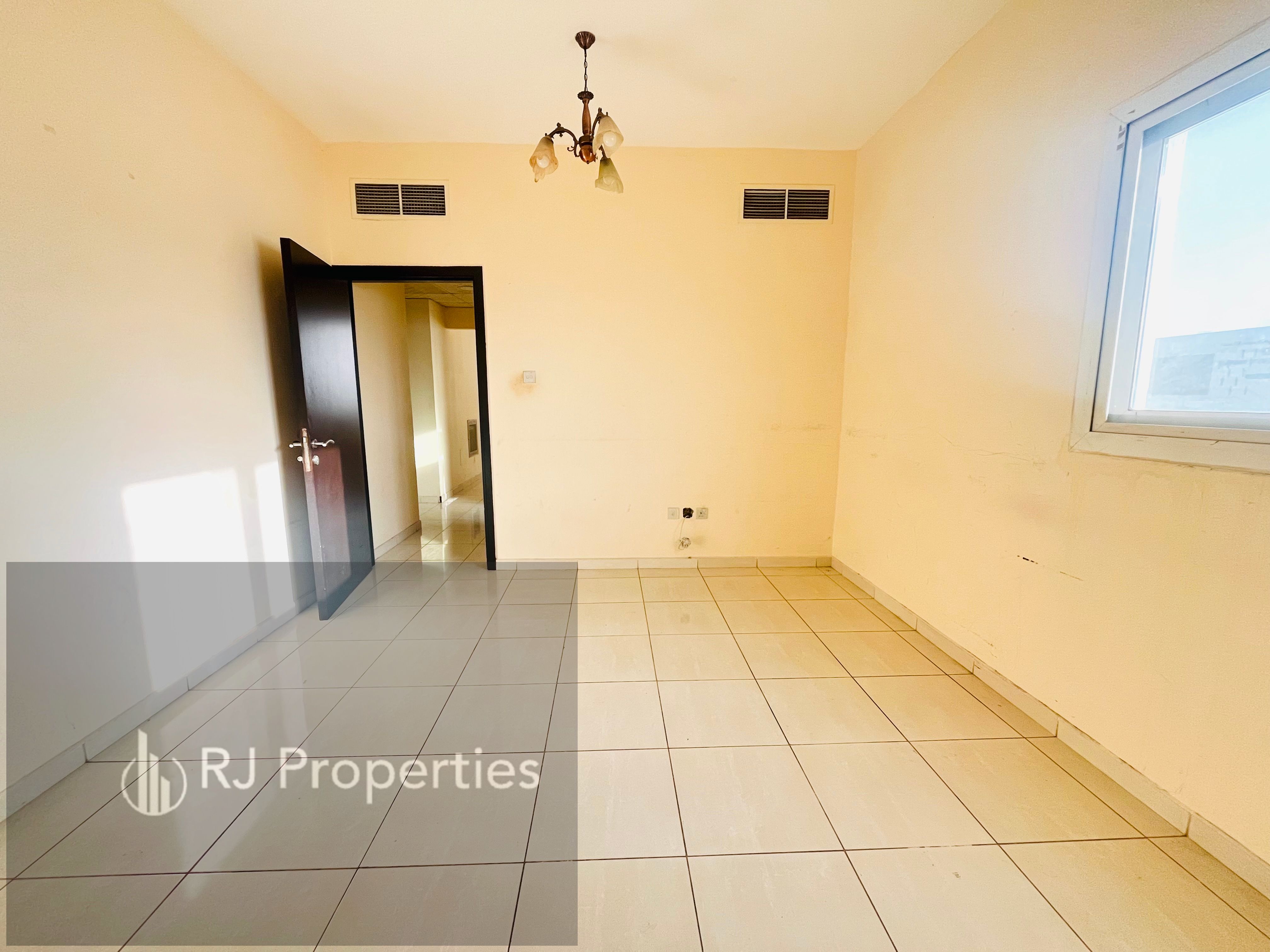 Close to safari very spacious 1bhk apartment in family building only 36k