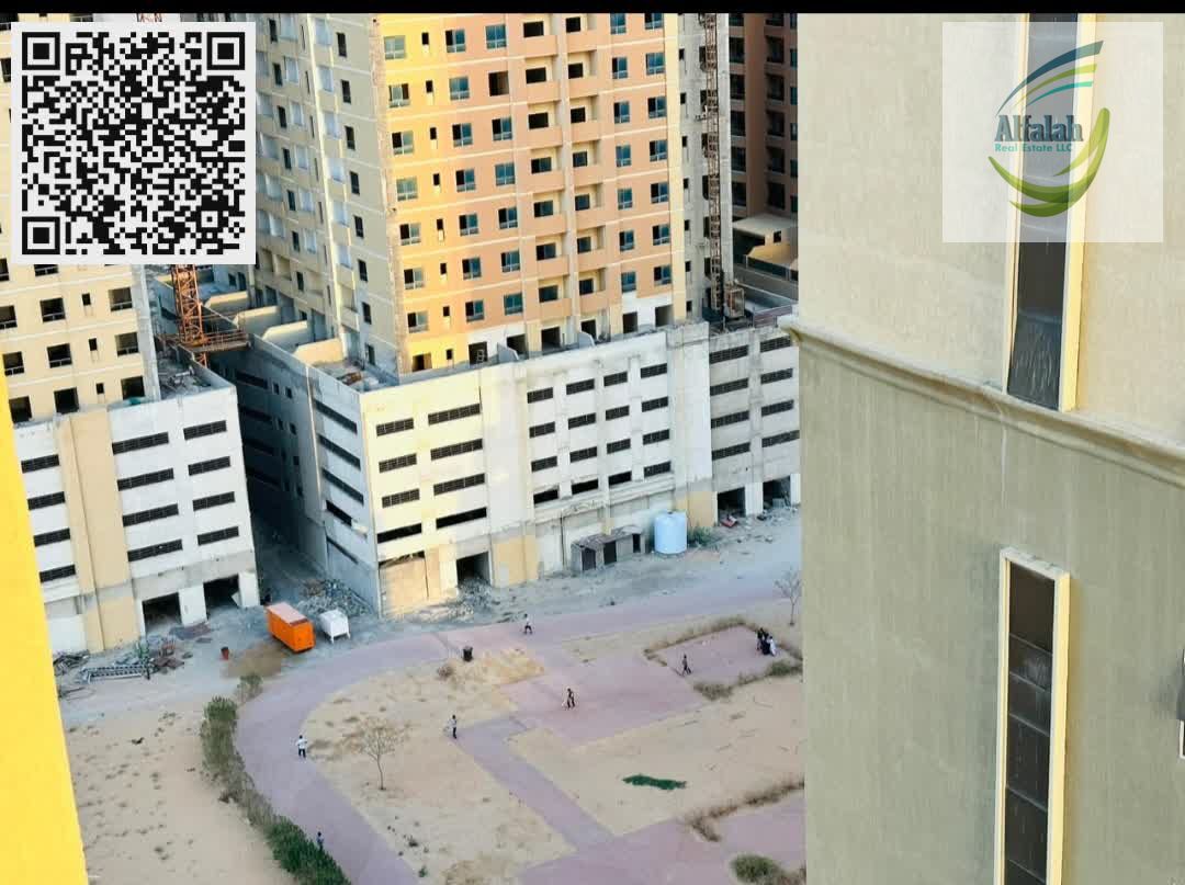 Bright 1BHK + Study | 970 Sq. Ft | 2 Bathrooms | Balcony – AED 360,000
