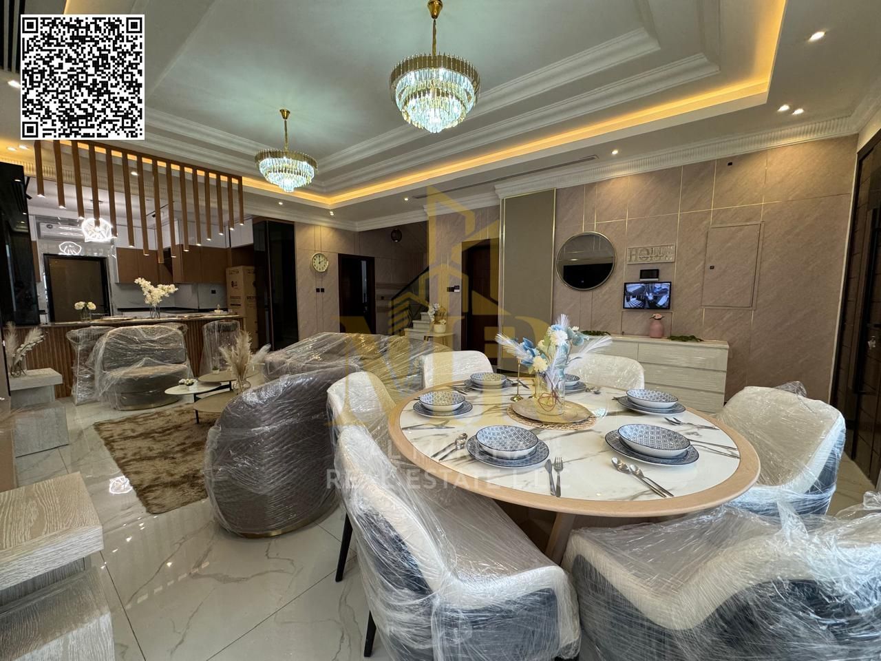 Ready to move in, including registration fees, electricity, water, and furniture. A luxurious, super deluxe villa opposite the park, ready to move in