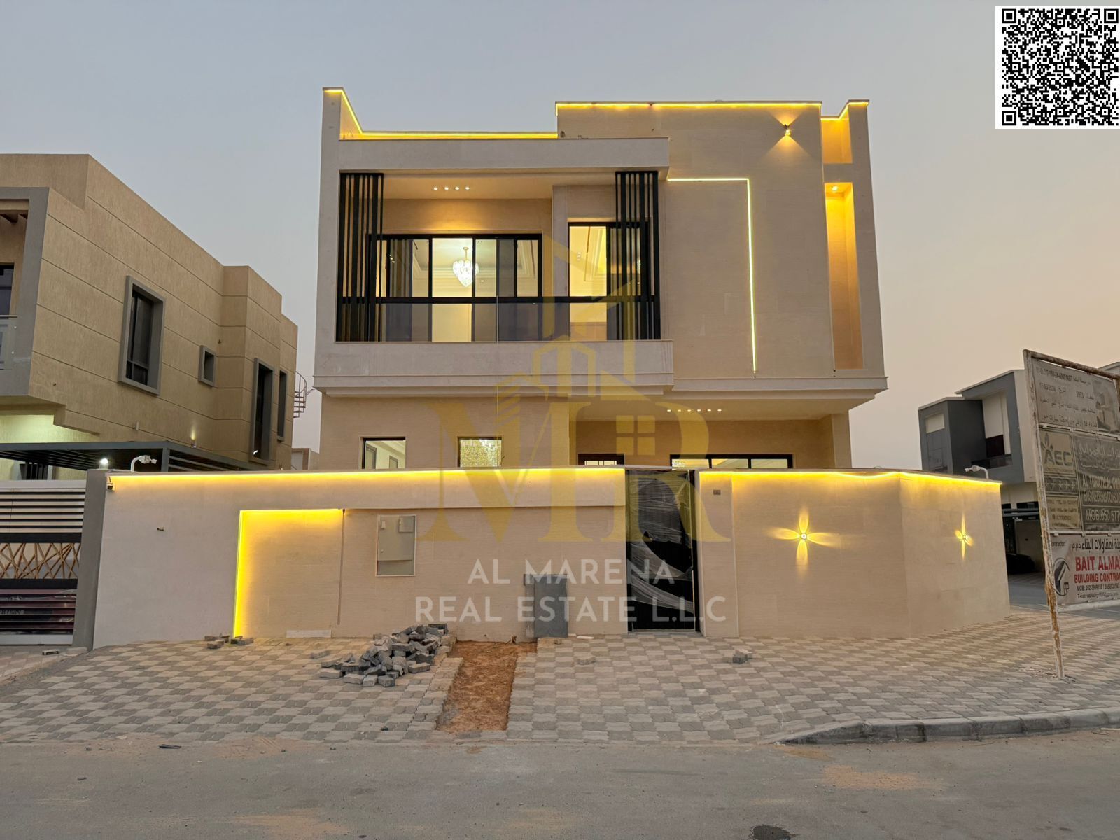 Corner villa, price inclusive of registration and ownership fees, on the main street, ready to move in, in one of Ajman's most prestigious areas. Free
