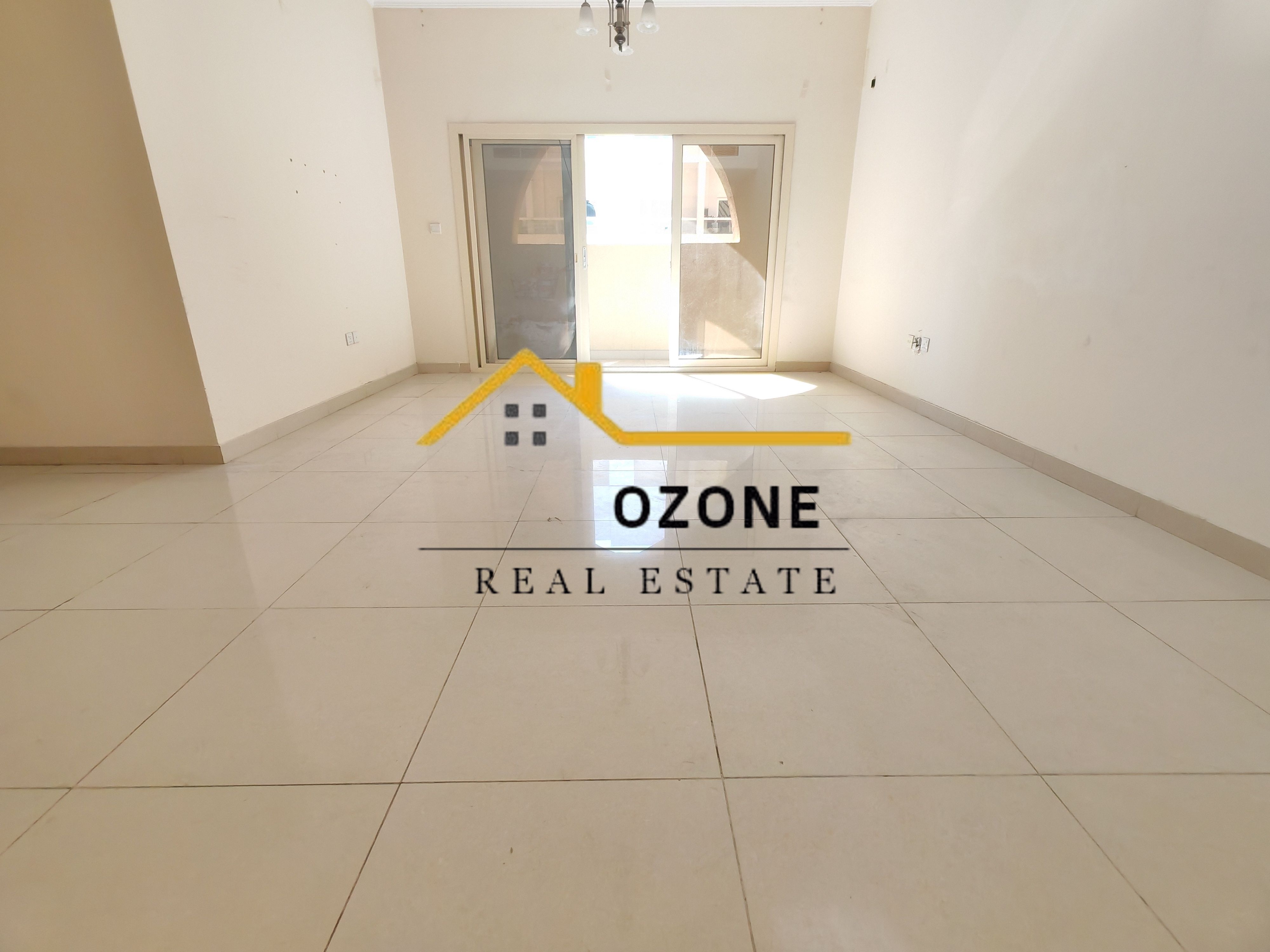 3BHK apartment in reasonable price with parking and balcony // Family Building
