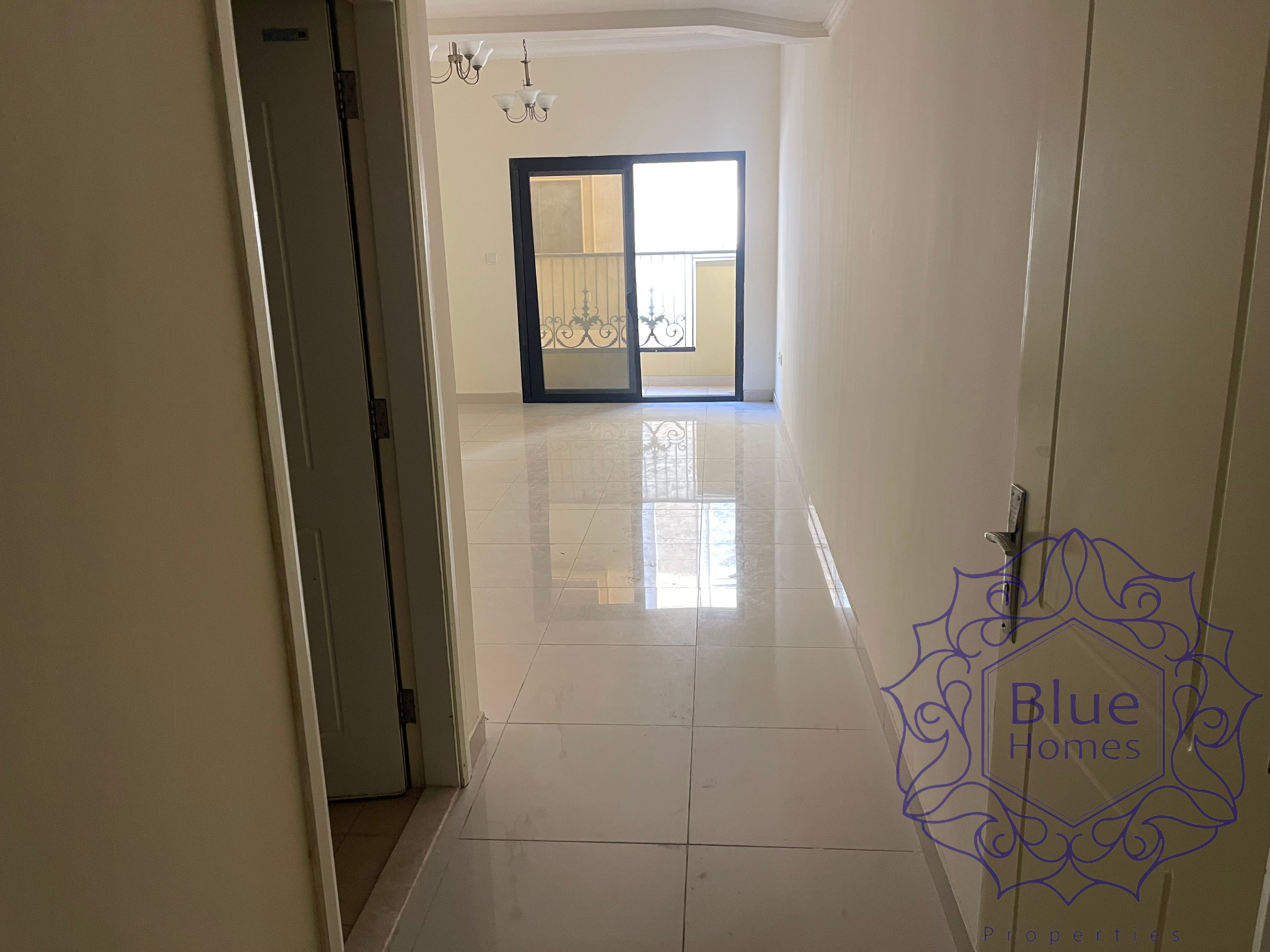 Luxury 1bhk balconey 2 bath wardrobes free parking