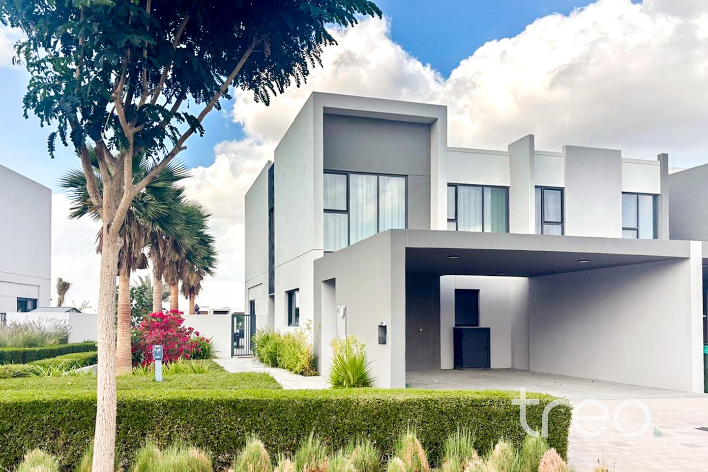 Pool Backing | Large Corner Plot | La Rosa 2