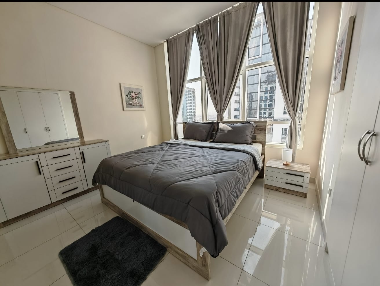 fully Furnished ! Vacant ! Turn Key