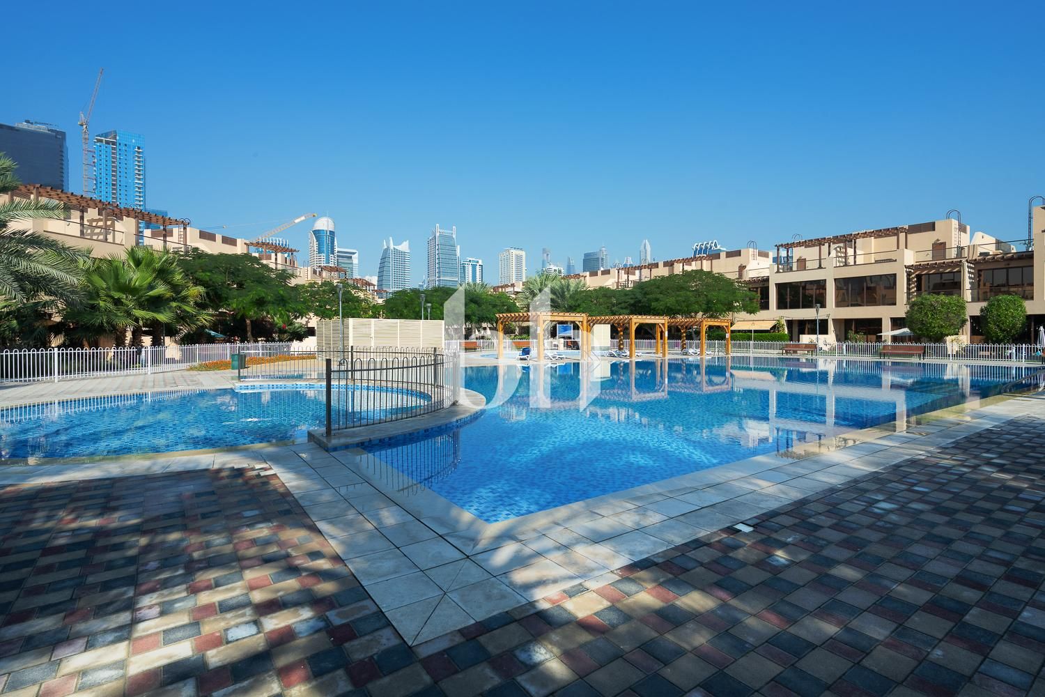 4 Bedroom Townhouse | Next to pool | Tenanted