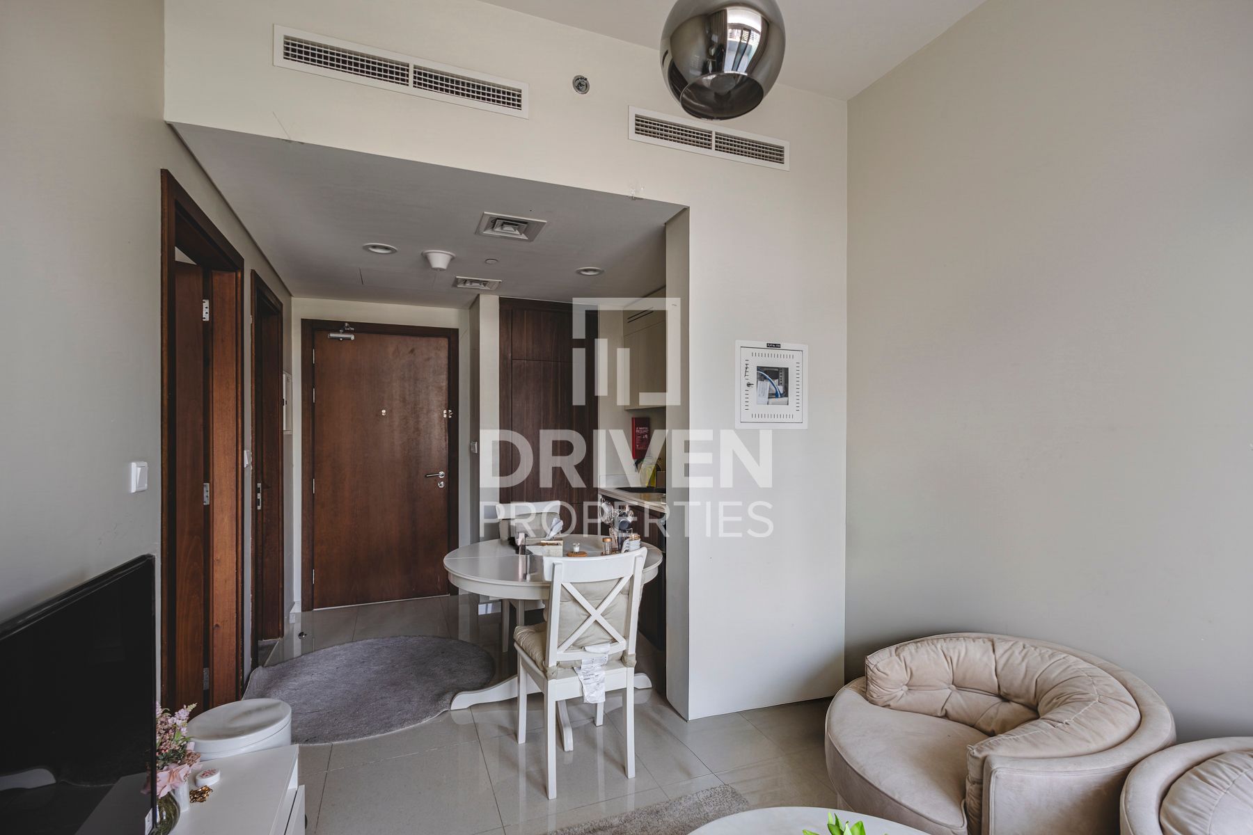 Canal View | Vacant | Furnished | Flexible Cheque