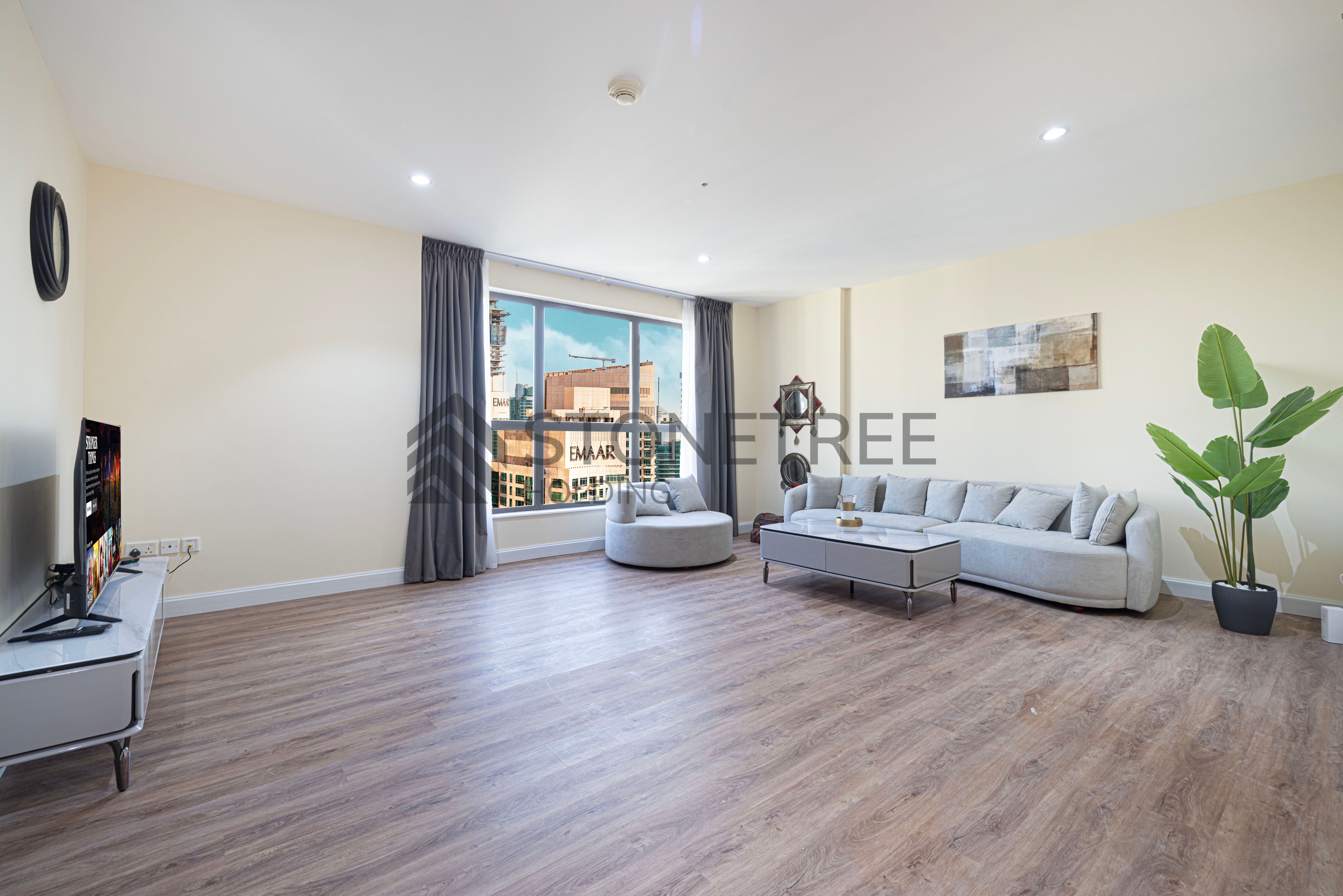 12 CHEQUES | AMAZING VIEW | Fully-furnished