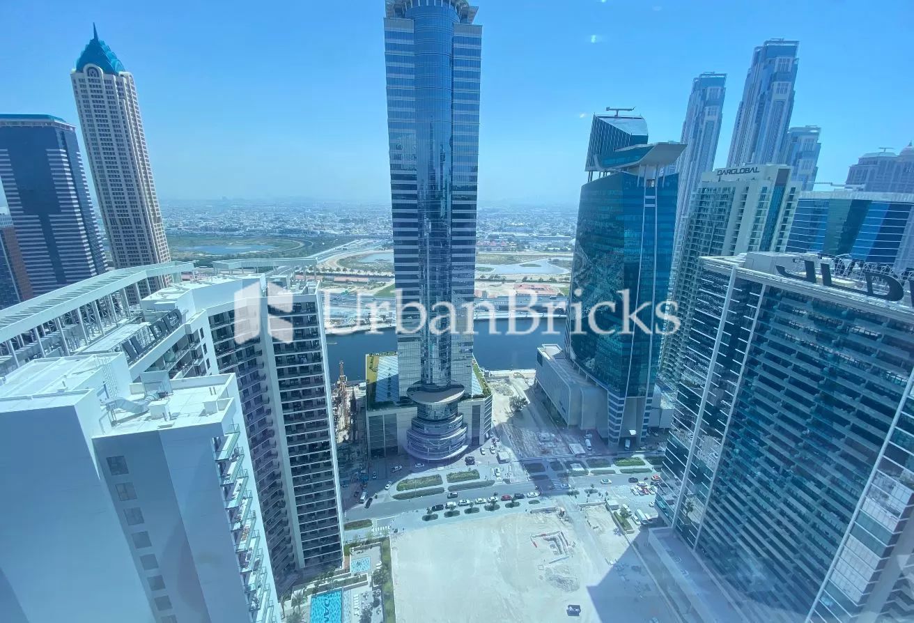 High Floor l Canal View l Upgraded