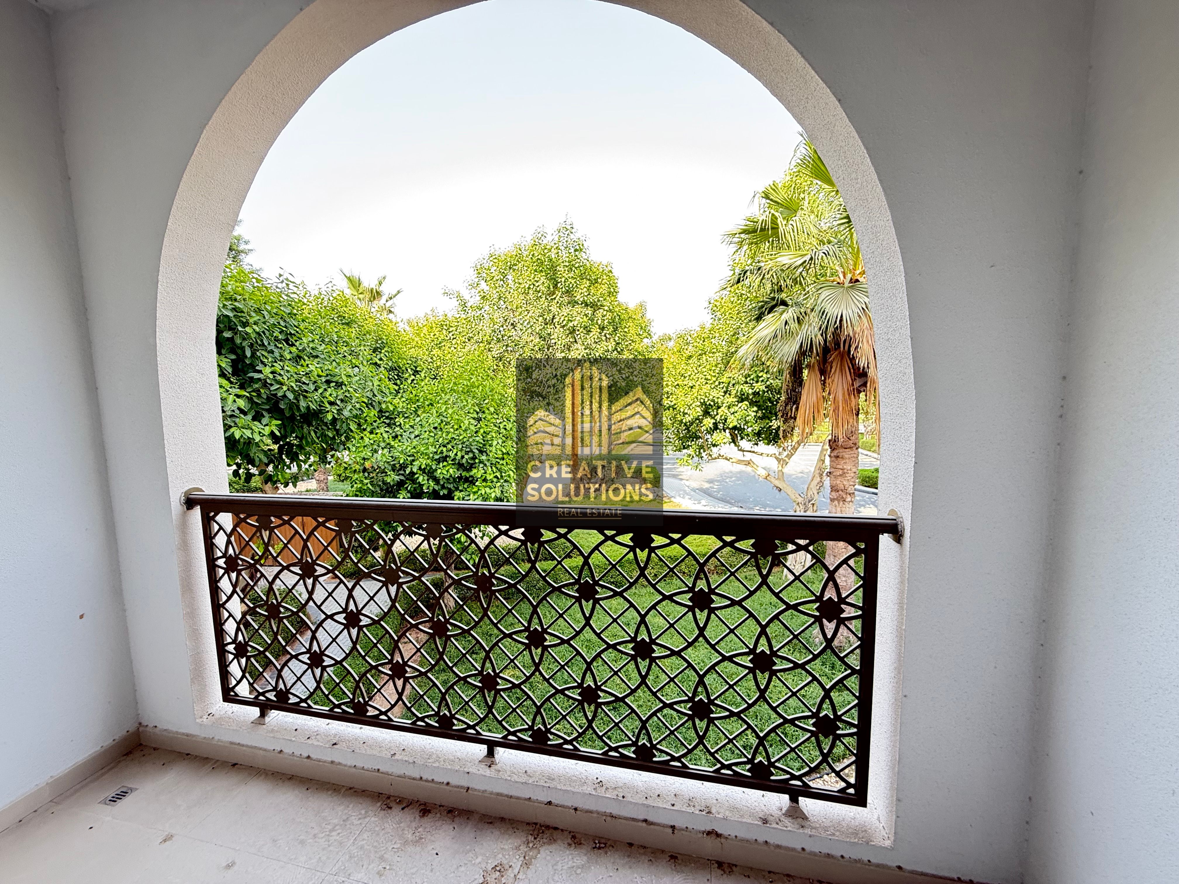 ONE BEDROOM BRIGHT UNIT WITH BALCONY PETS ALLOWED