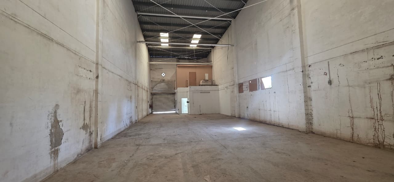 3300 Square Feet Warehouse Tolet in Industrial No. 4