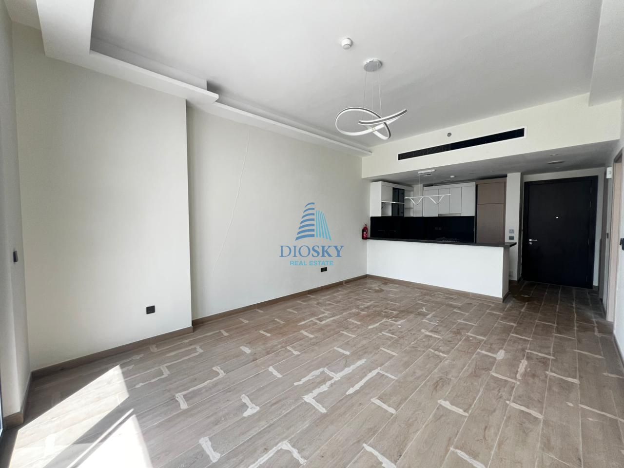 Spacious \ Brand New | Prime Location