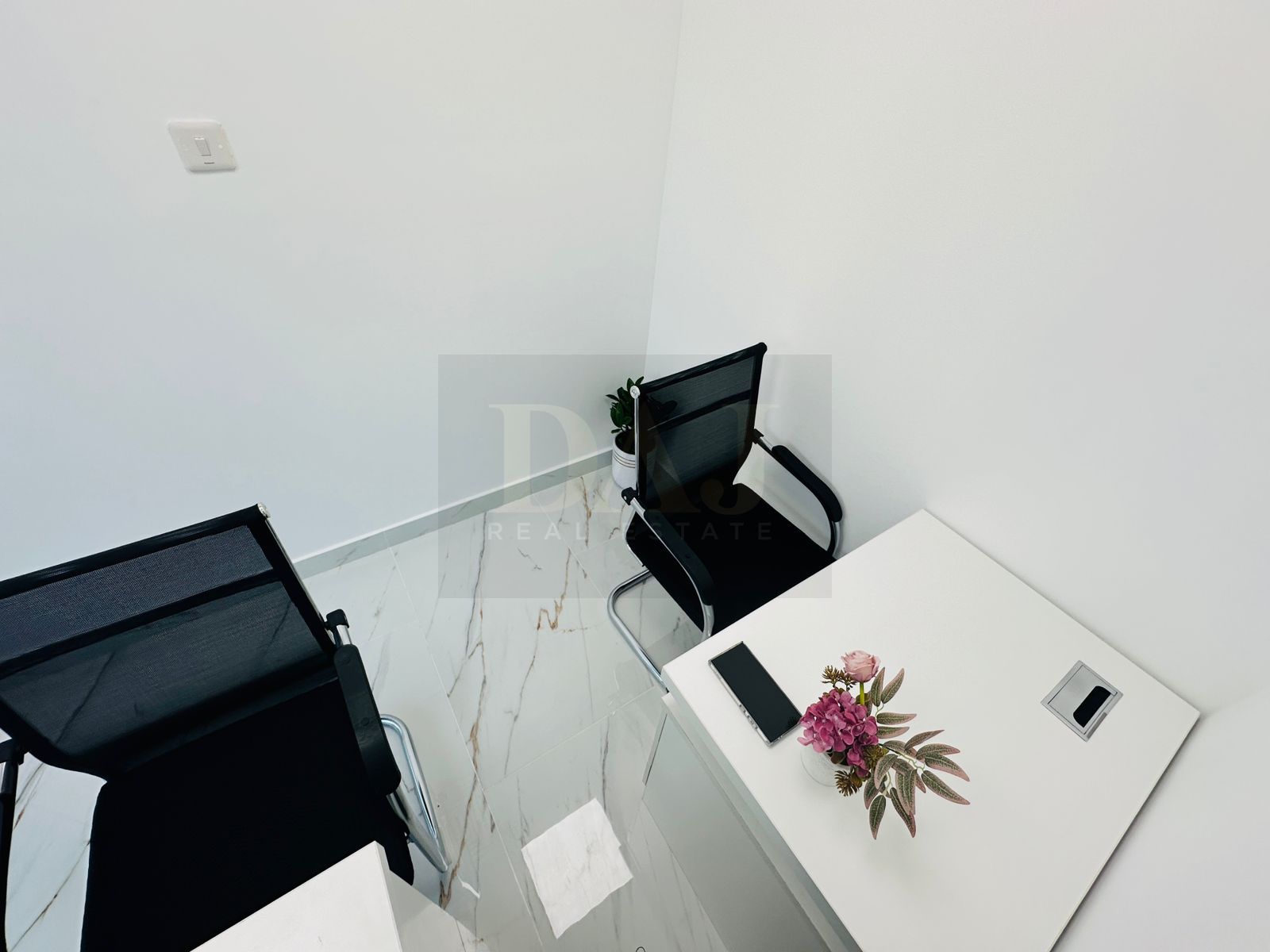 Fitted office at khalid bin waleed road | direct from Owner