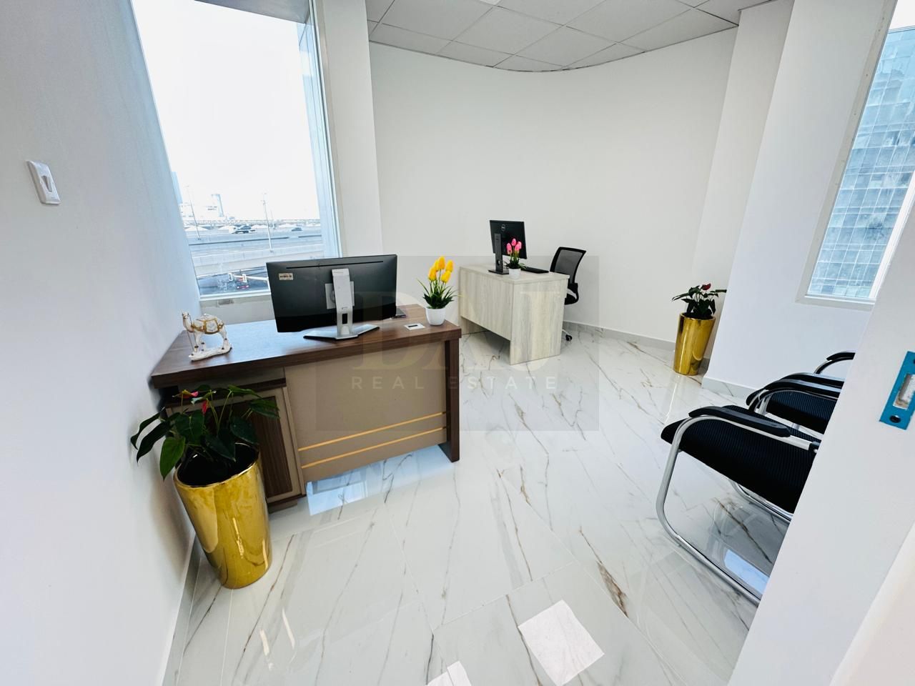 Beautiful Office with Bank account assistance | free utilities