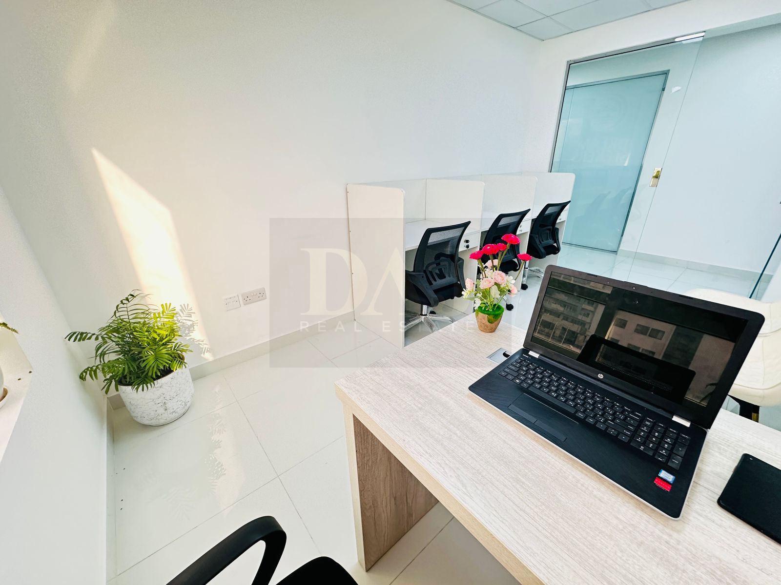 Fully Fitted Office with Bank account assistance |Free Amenities