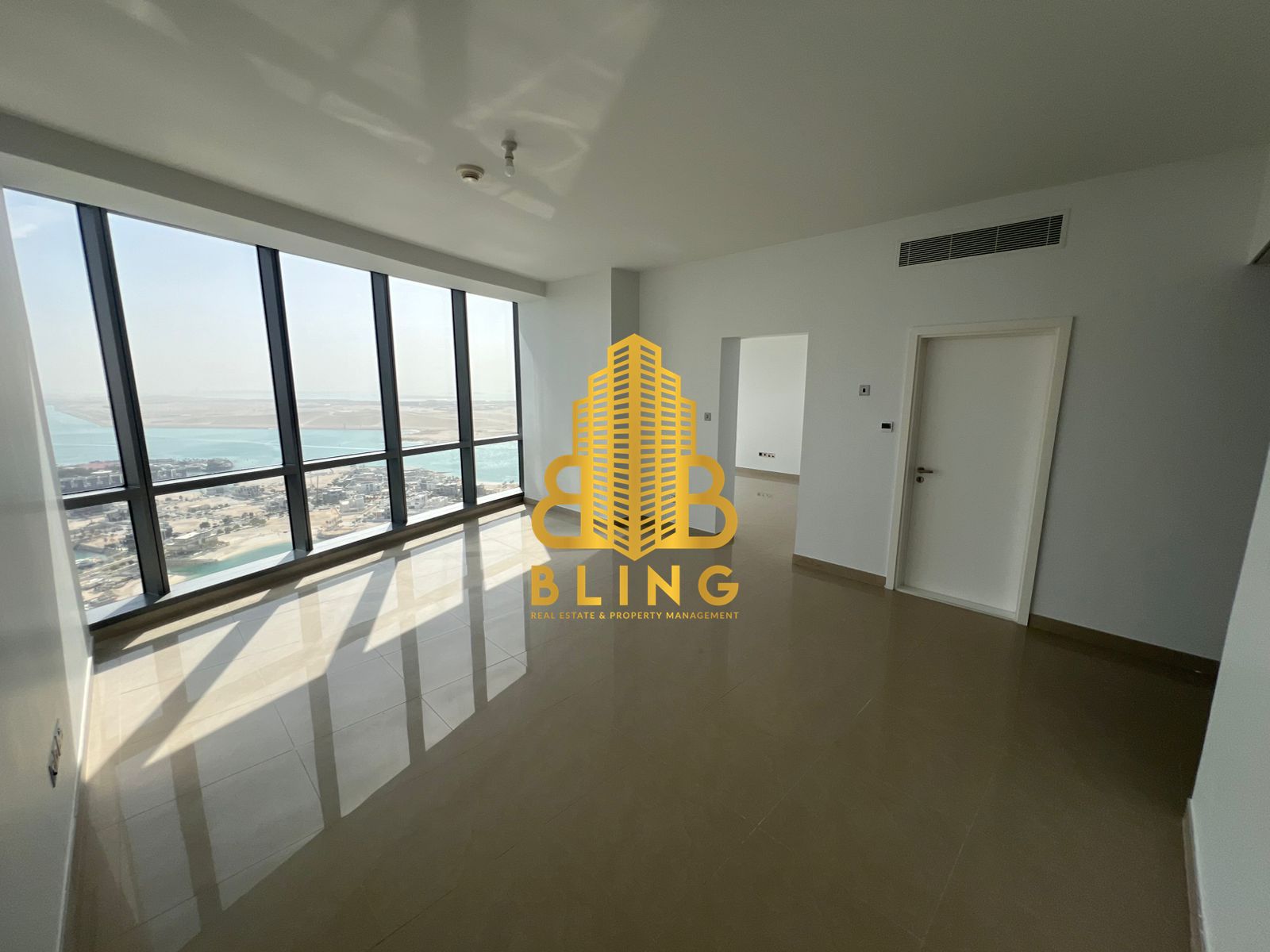 Elegant 3Bedroom Apartment with Sea & Palace View | Prime Corniche Location