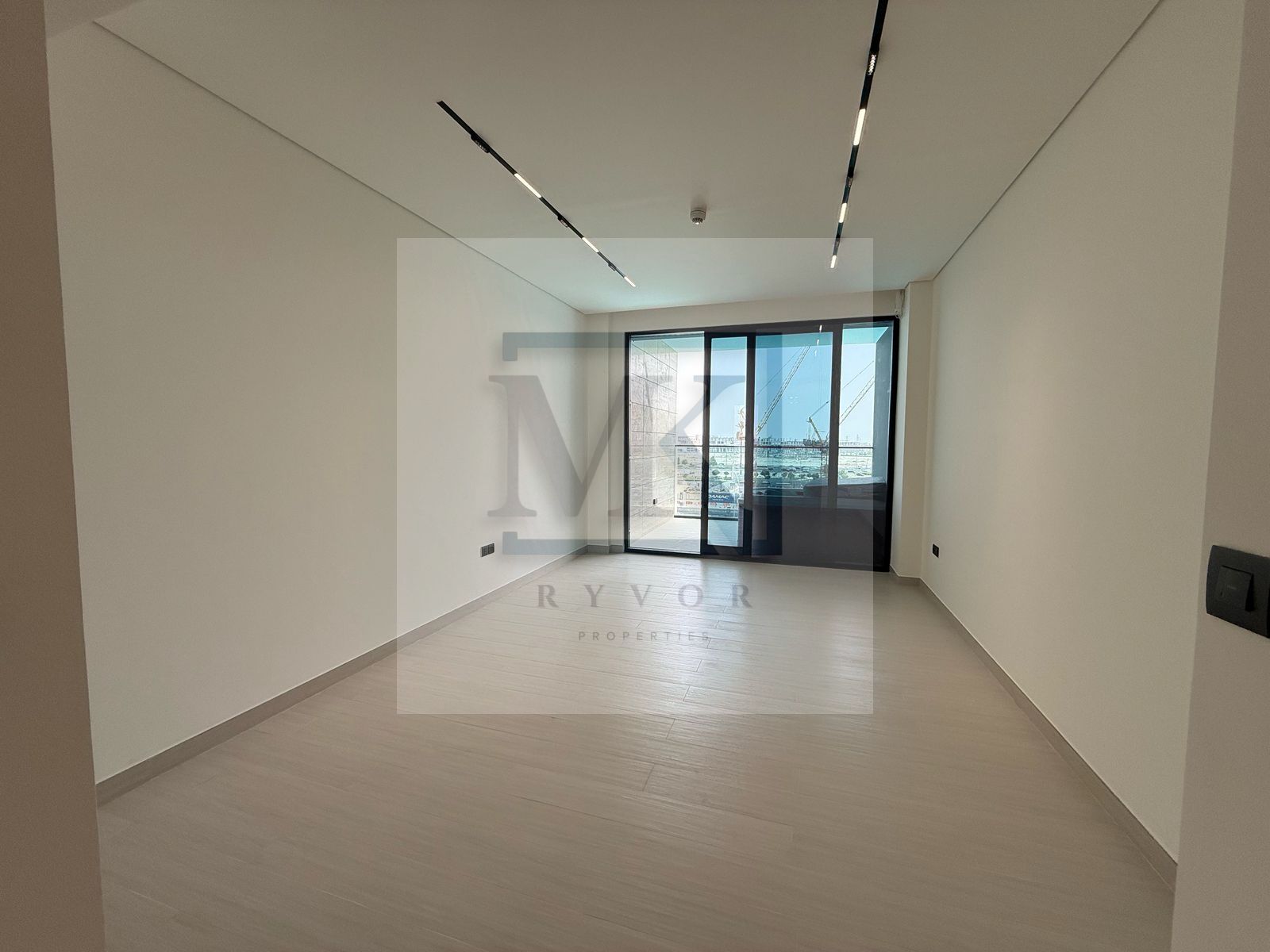 Ultra-luxury studio living | Water canal view | Trillionaire residences | Private jaccuzi
