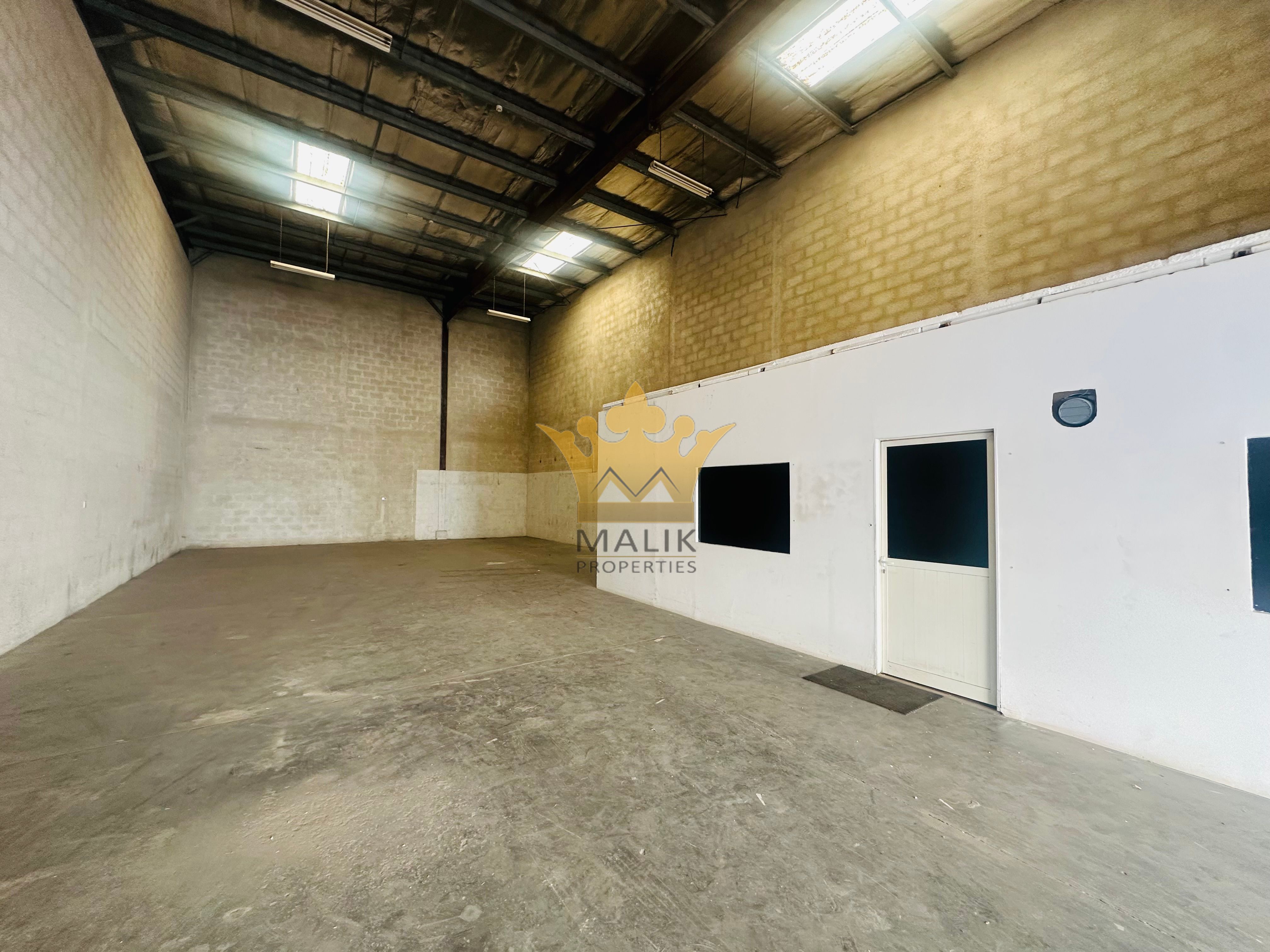 Ready To Move In Warehouse - Built in Office & Toilet