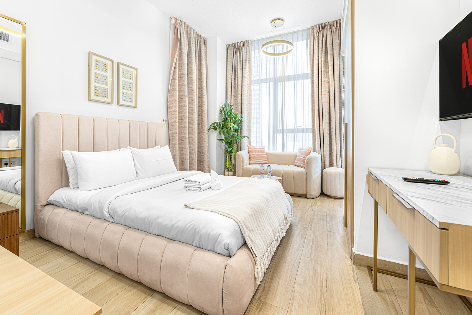 Serene Modern | Balcony| Bills Included