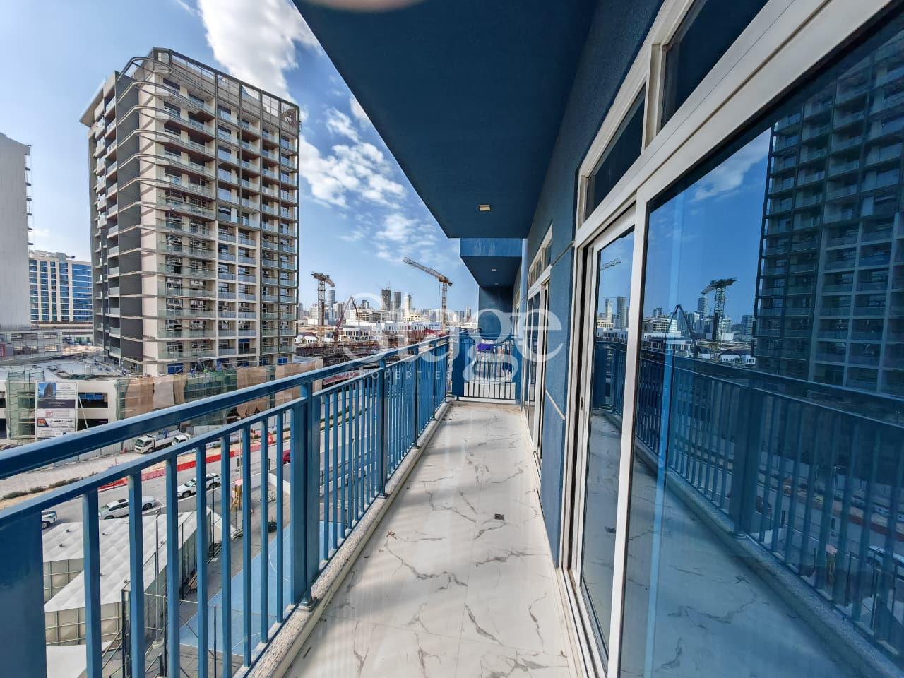 Spacious 1 BR | Great Amenities | Prime location