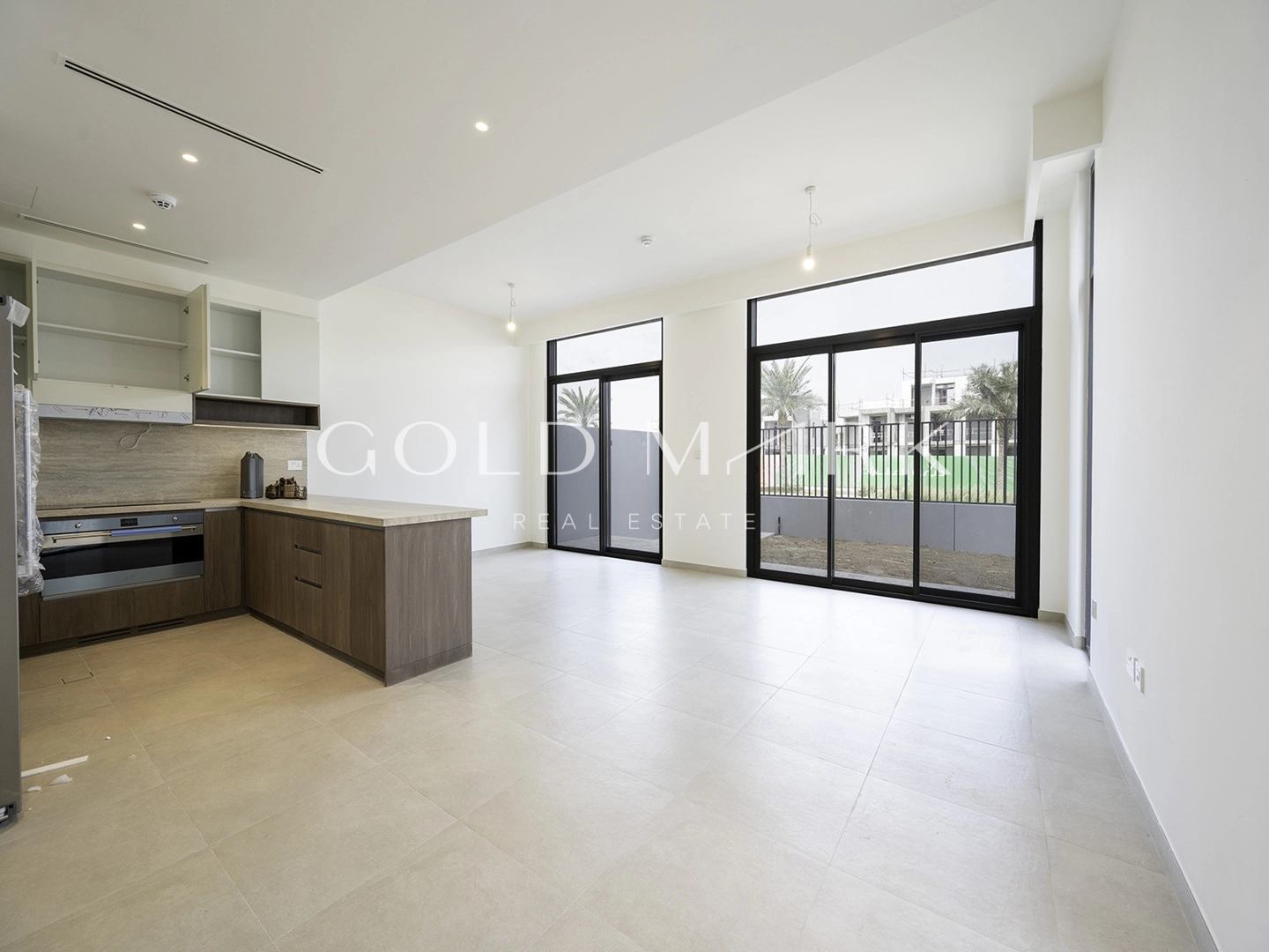 Well Maintained | Ready To Move | Prime Location