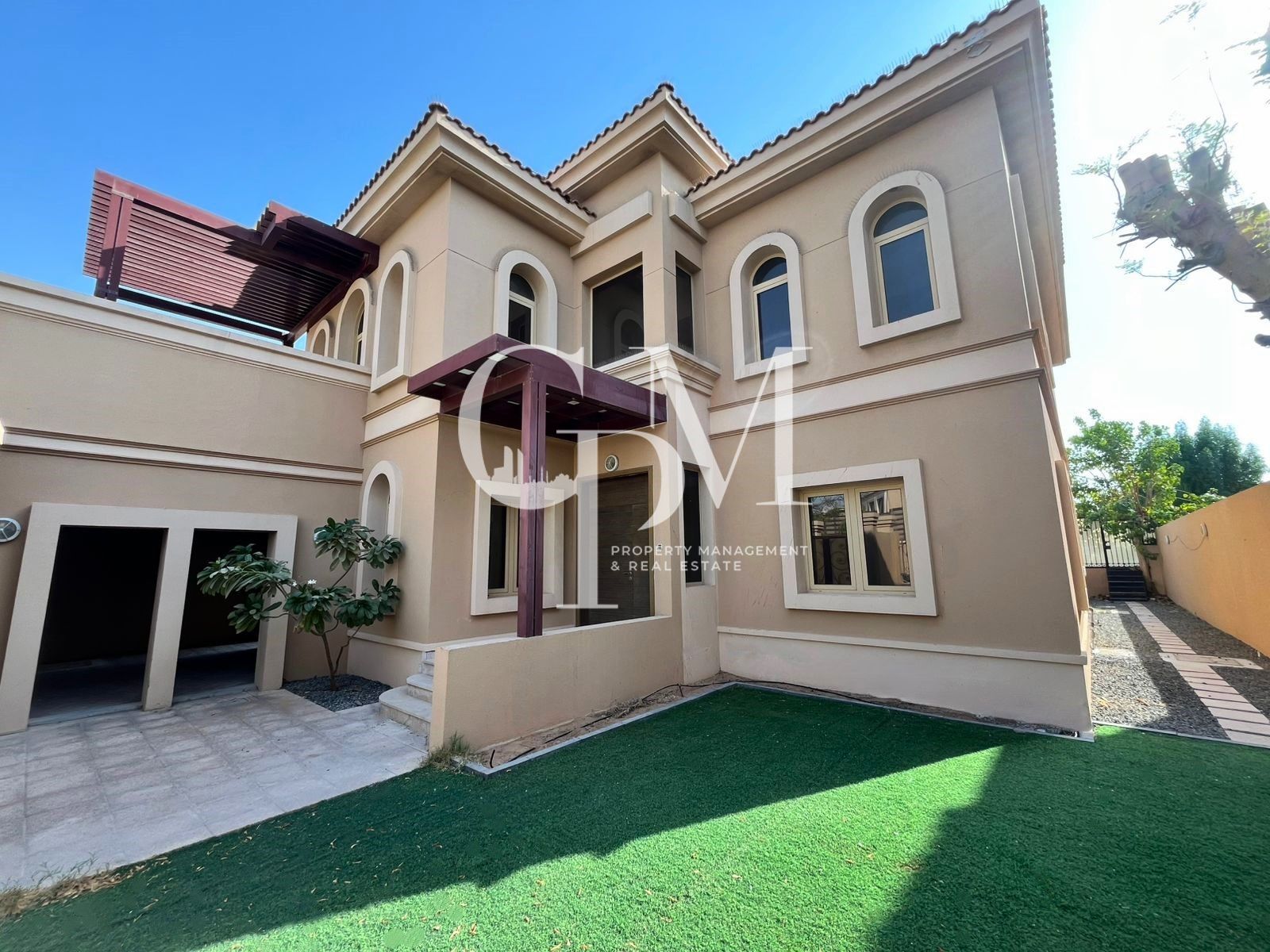 Prestigious Family Villa | 4BR + Maid + Driver | Golf Garden