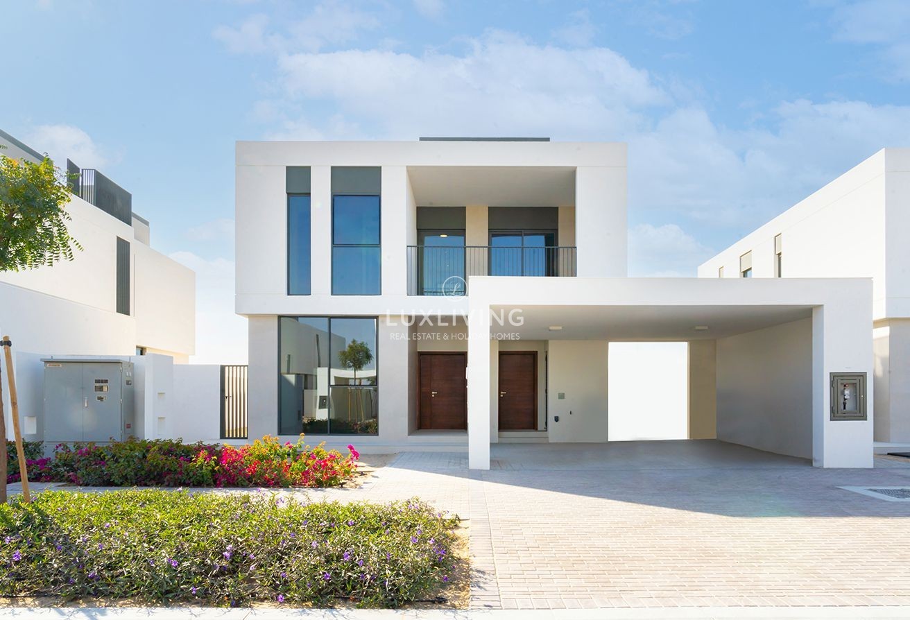 Huge Plot | Prime Location | Golf Course View