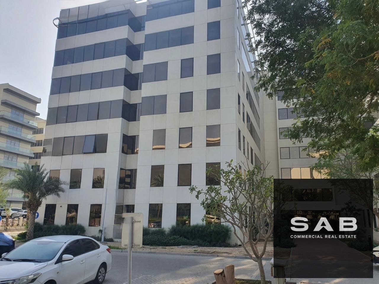 Prime Location | Half Floor | 14 Parking | DIP