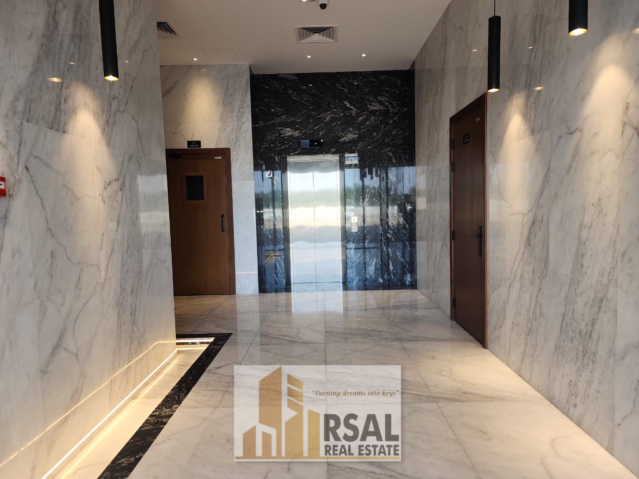 Luxurious spacious Brand new 1 bedroom with balcony prime location