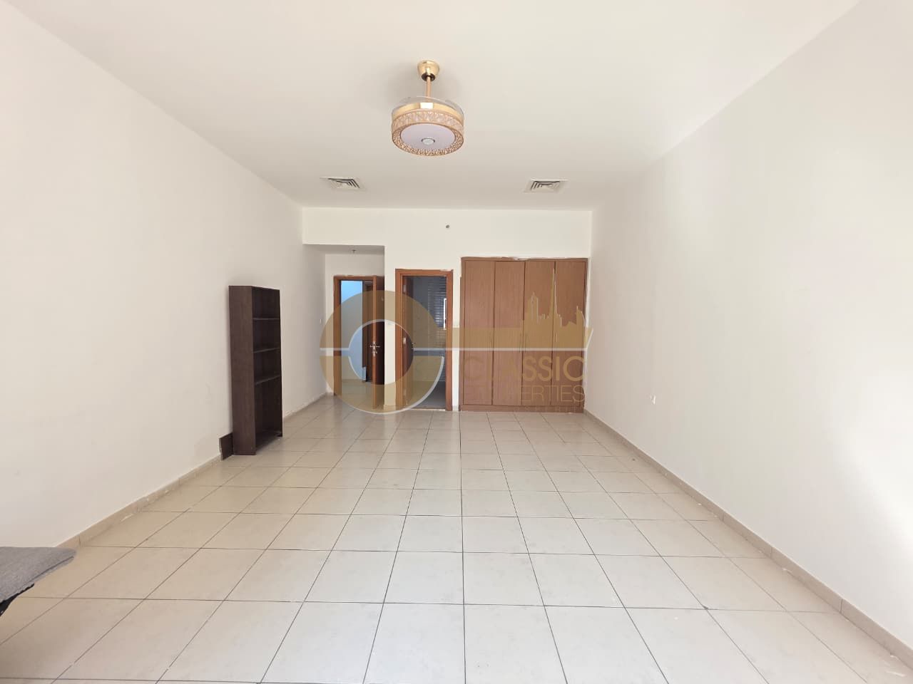 PRIME SPOT | GROUND FLOOR | SPACIOUS | BALCONY