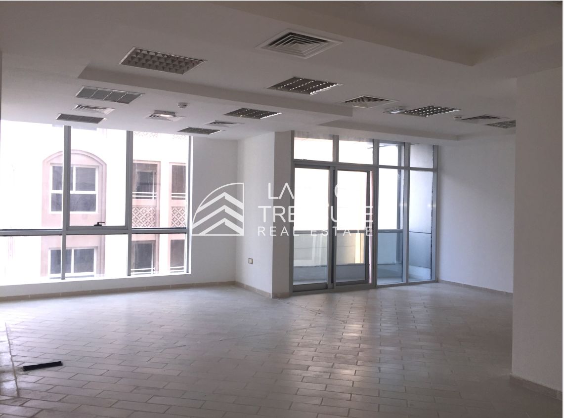 PANORAMIC VIEW |ATTACHED BALCONY | PANTRY | VACANT