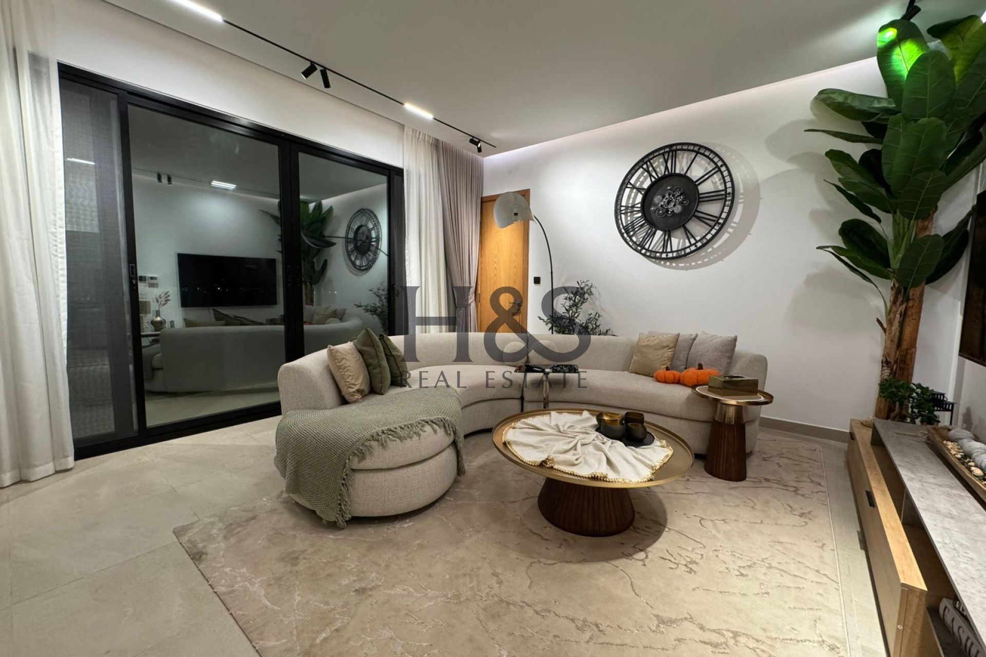 Ready-to-Move Furnished 1BR | Prime Area Living