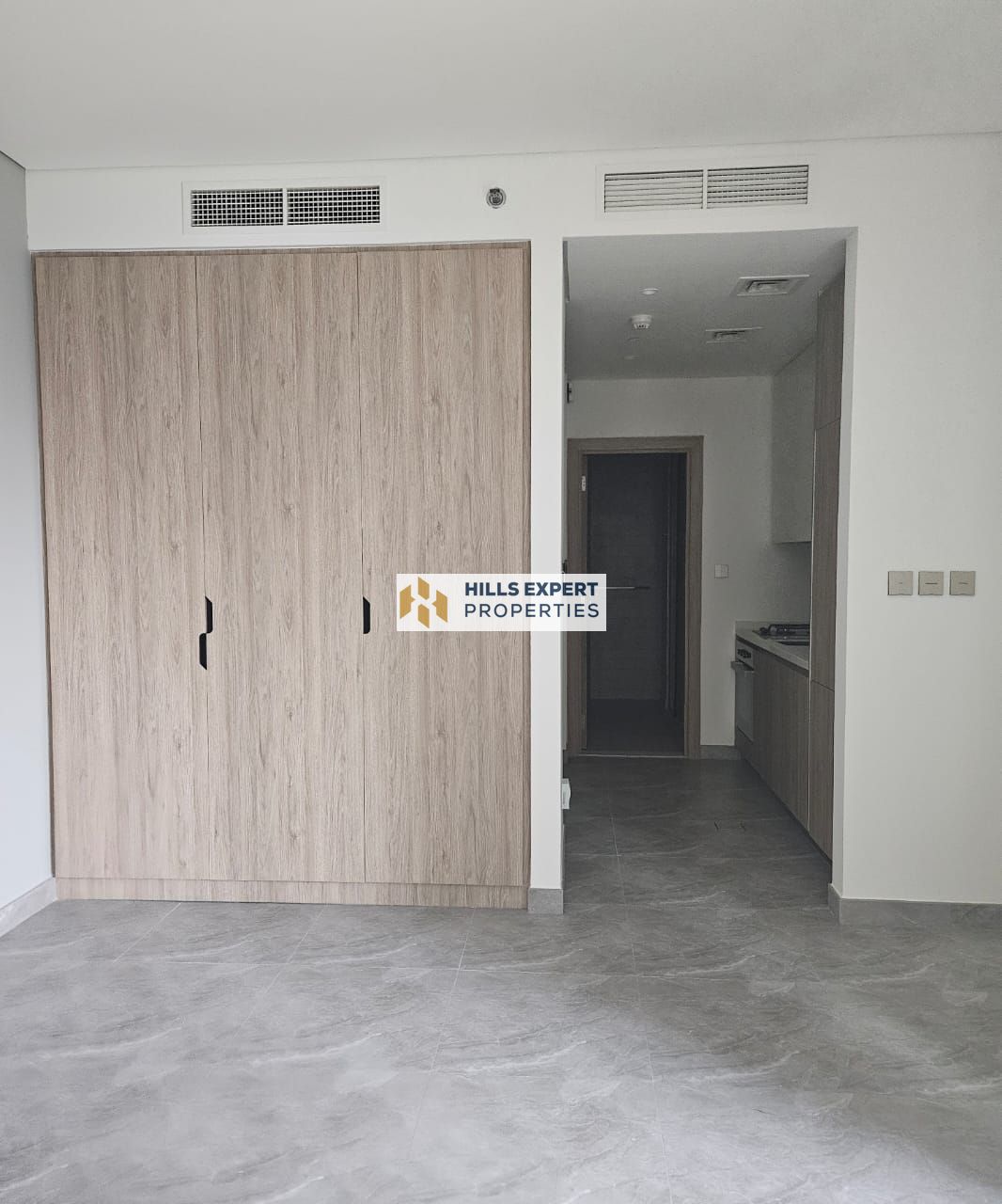 BEST PRICE IN THE MARKET | SPACIOUS AND BRIGHT STUDI AVAILAVLE FOR RENT