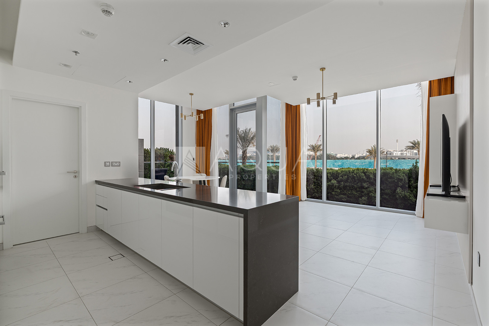 Exclusive | Direct Beach Access | Lagoon View