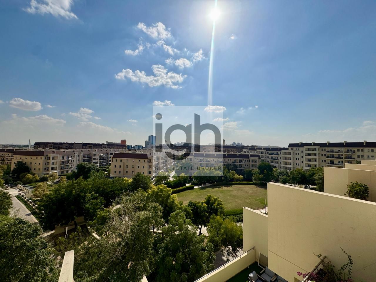 2BR with Terrace | Bright & Spacious | Park View