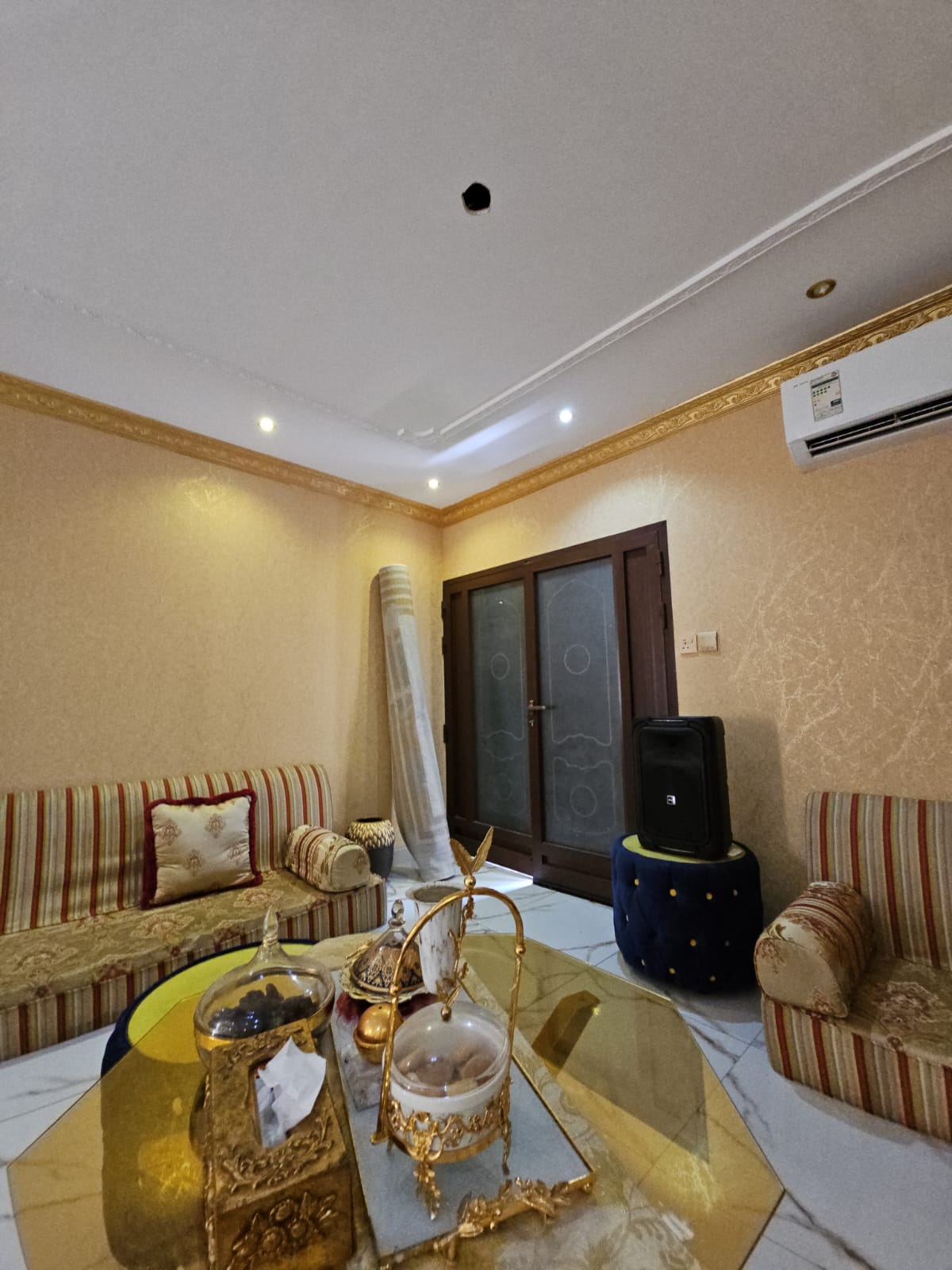 VILLA FOR SALE IN SHARJAH / AL HAZANNAH