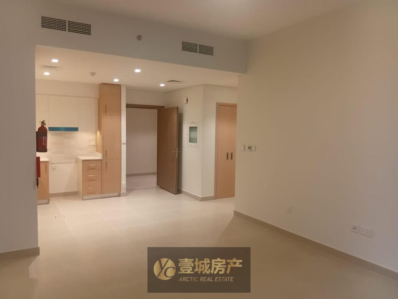 BEACHFRONT I CANAL POOL I 2BR
