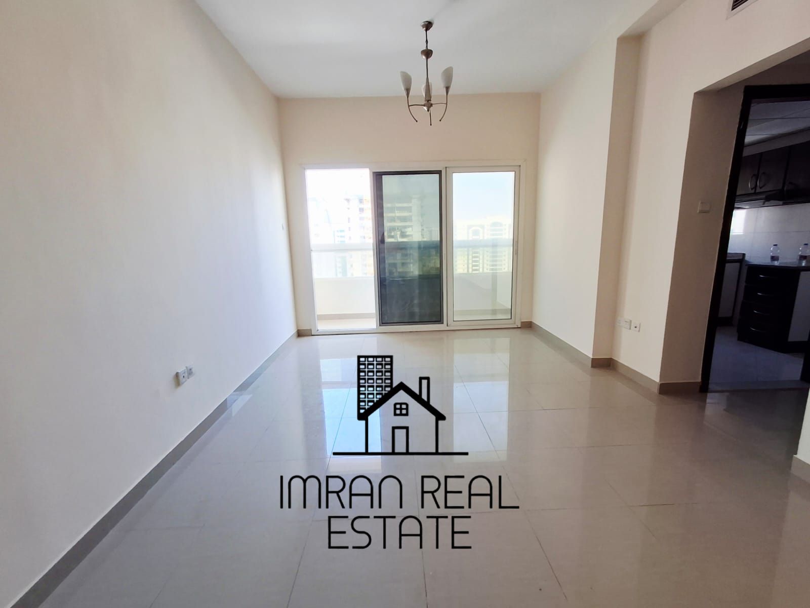 Luxury 1bhk family tower free parking