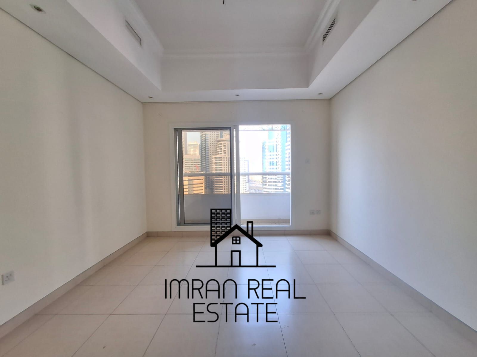 Luxury 1bhk|family|Free parking|gym. pool free.