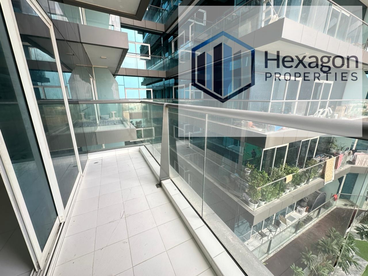 SPACIOUS LARGE STUDIO | PRIME LOCATION | VACANT | FOR AFFORDABLE PRICE OF AED 52,000