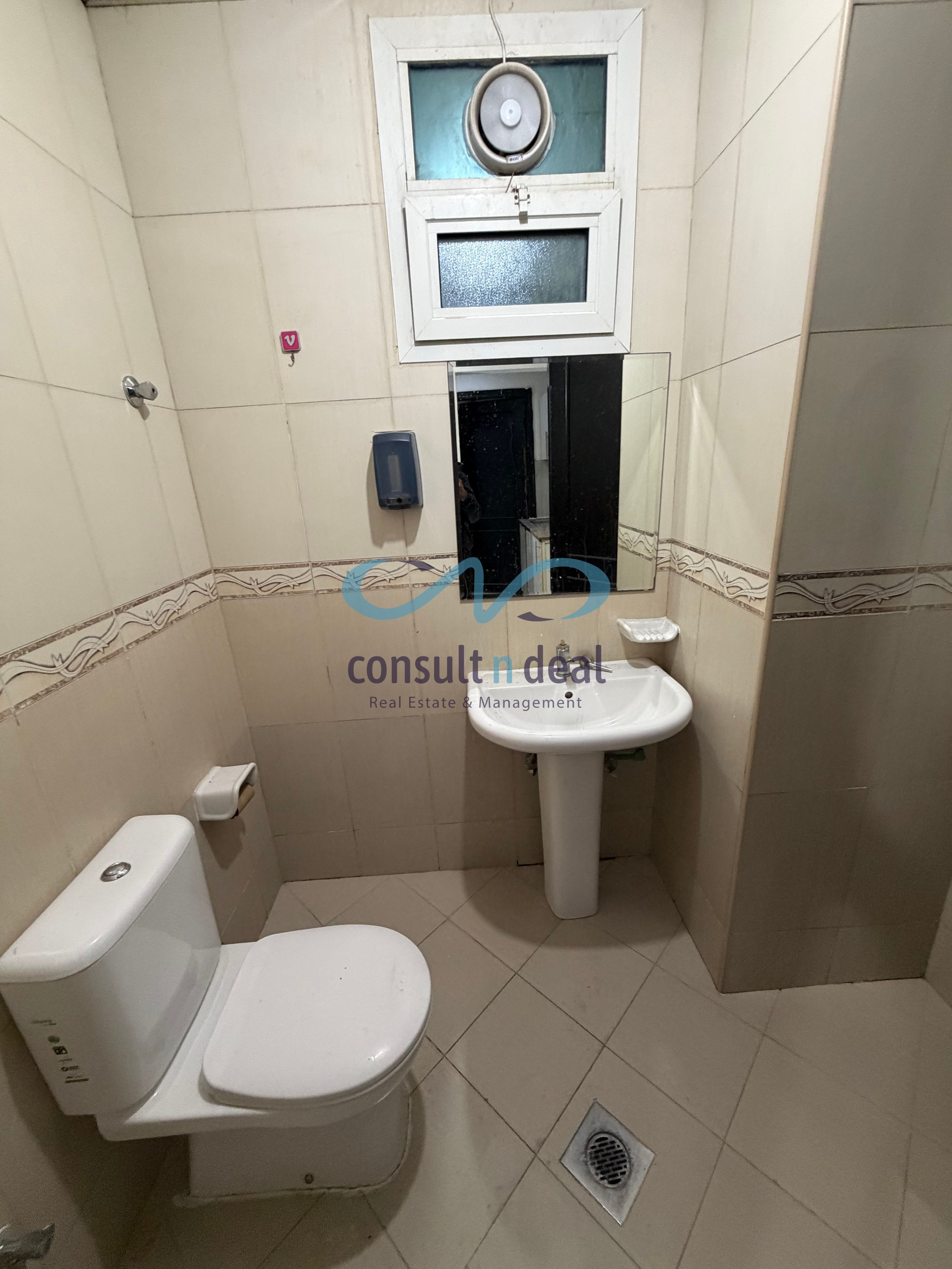 Fantastic Studio 2700 Monthly Water Electricity Mantinas Included In MBZ