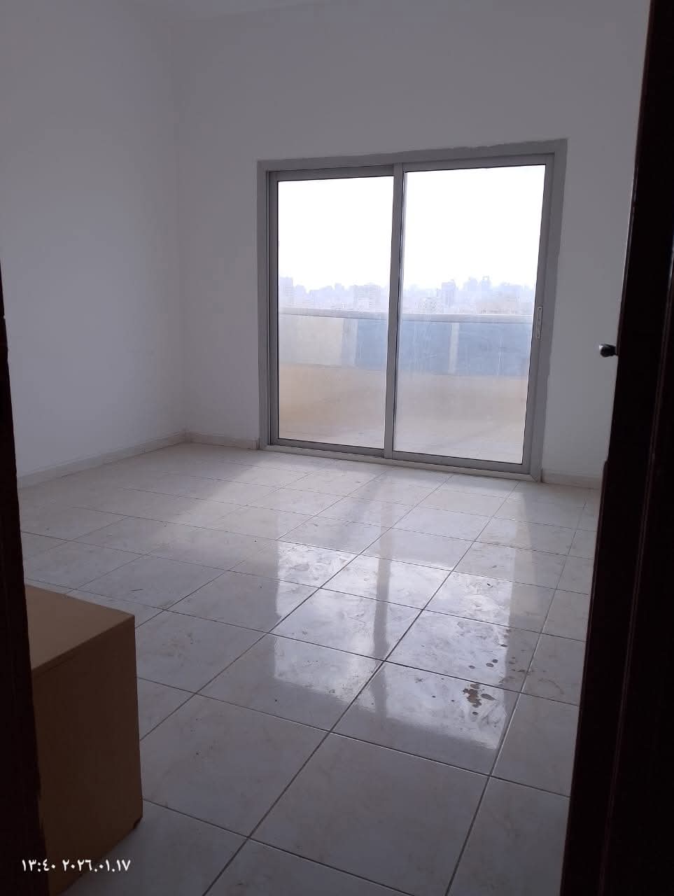 A family apartment with three bedrooms and a living room in the heart of Sharjah Al Butina, prime location close to all amenities and shopping centers