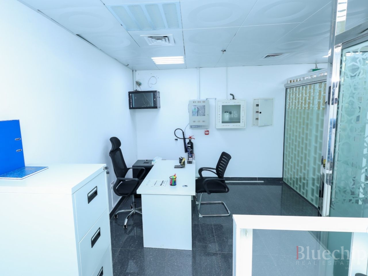 Fitted | Near to Metro | Ready to Move | Cabins