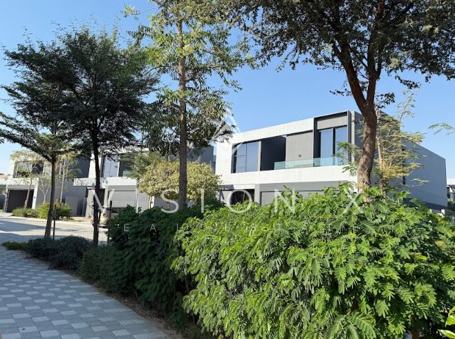 Beautiful Villa | Modern Amenities | Immediate Entry