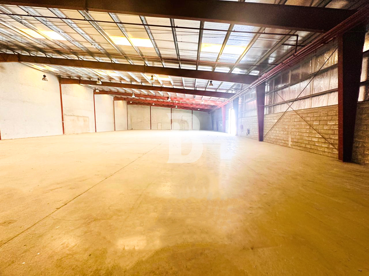 Spacious Warehouse I Prime Location I High Ceiling