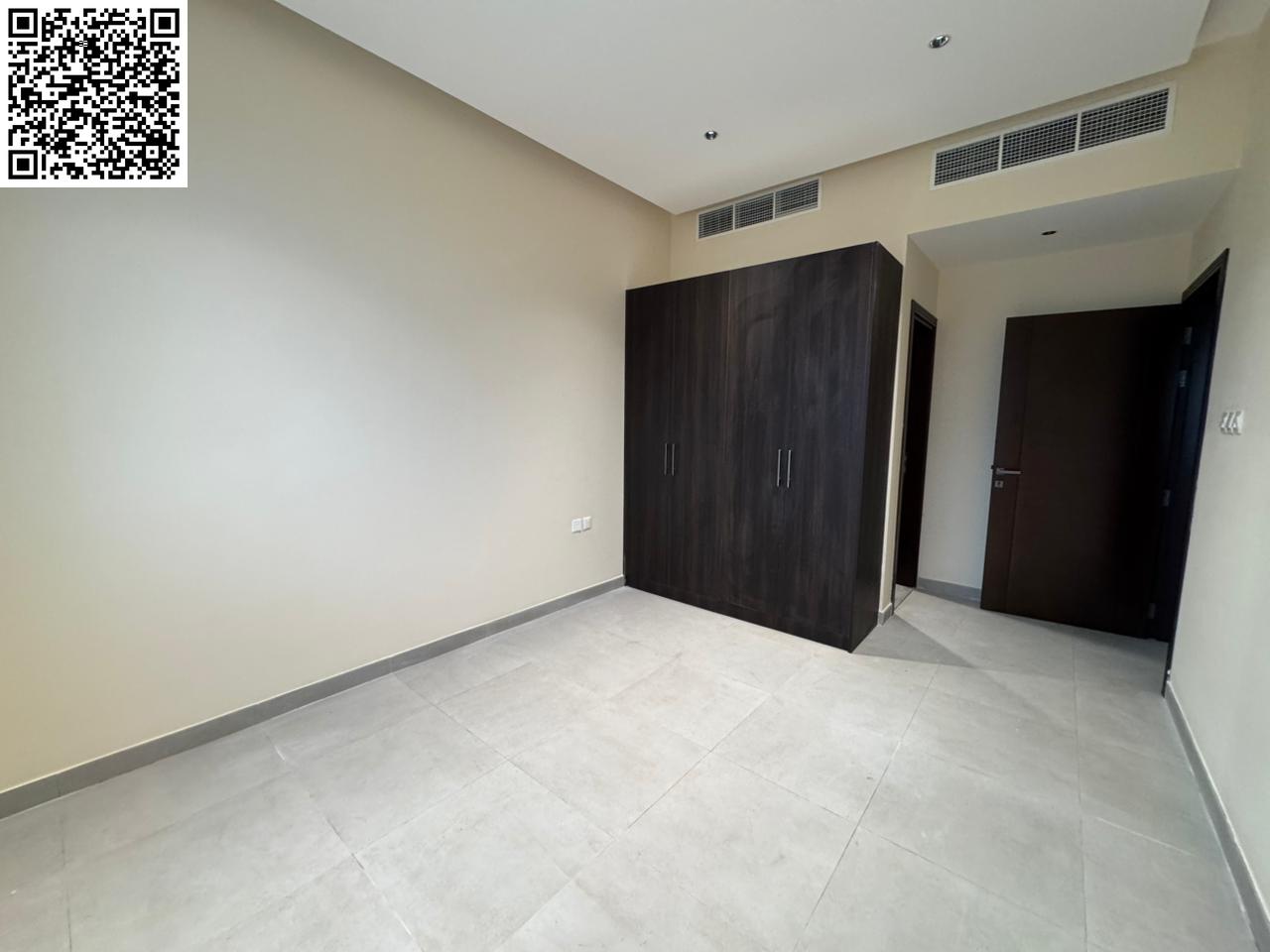 First occupancy, top-of-the-line master bedroom and living room with one month free, 2 bathrooms, built-in wardrobes, central air conditioning, availa