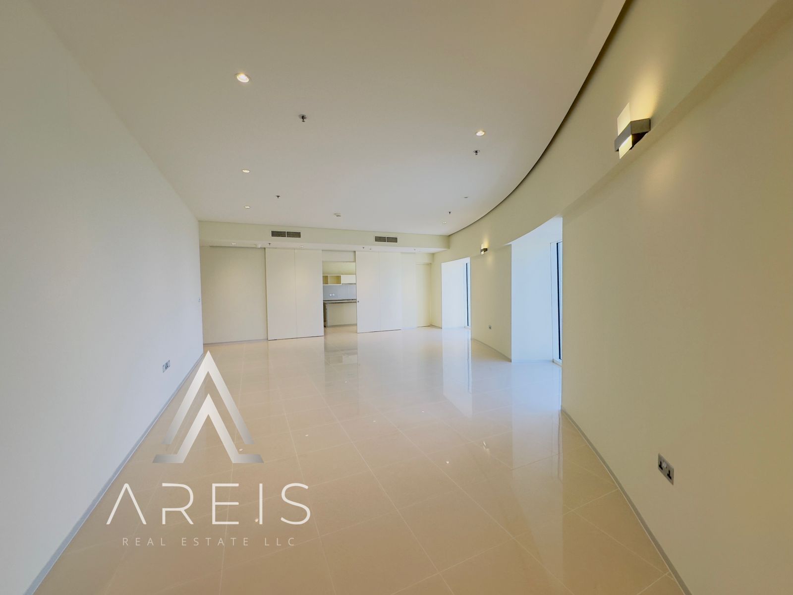 Luxury Apartment with Elegant Modern Touches