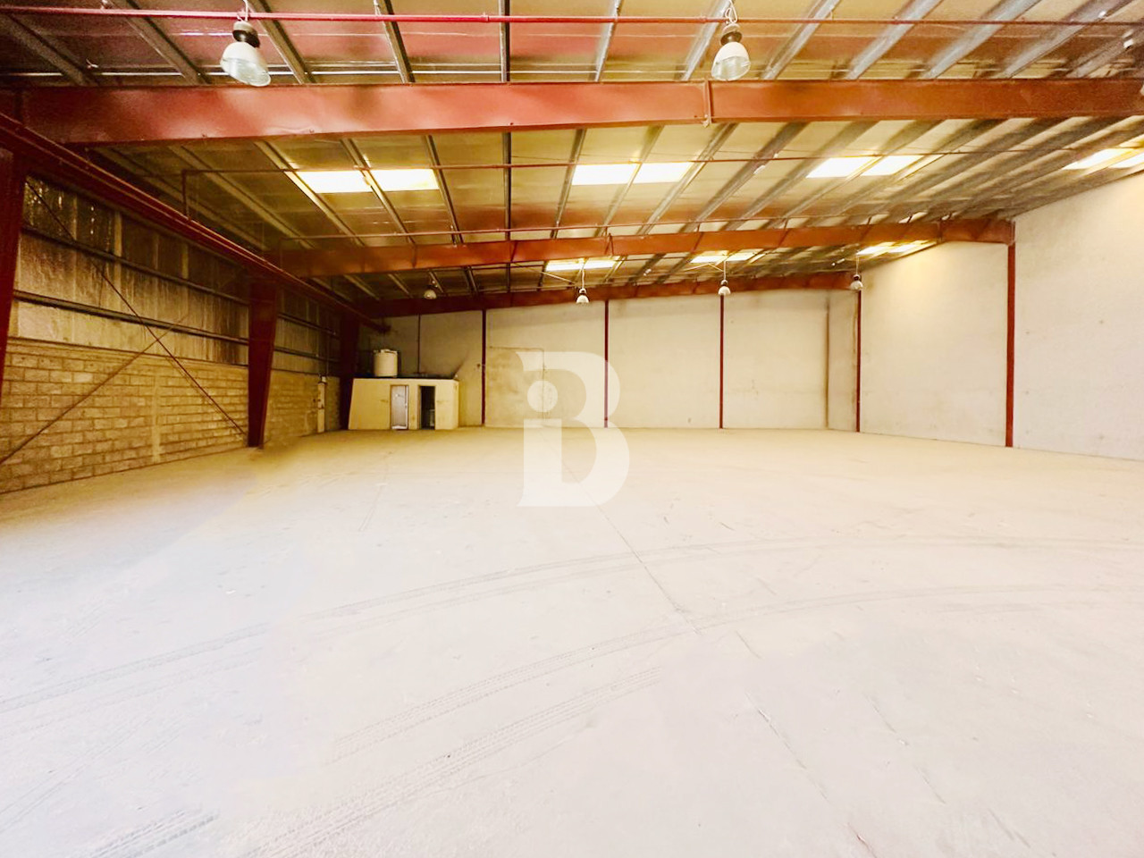 Spacious Warehouse I Prime Location I High Ceiling